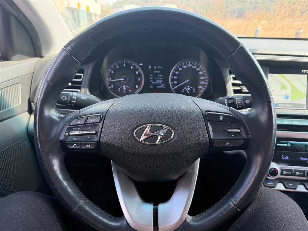 HYUNDAI Avante - Vista 6