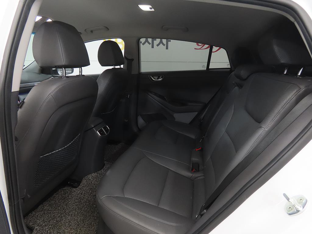 HYUNDAI Ioniq - Vista 6