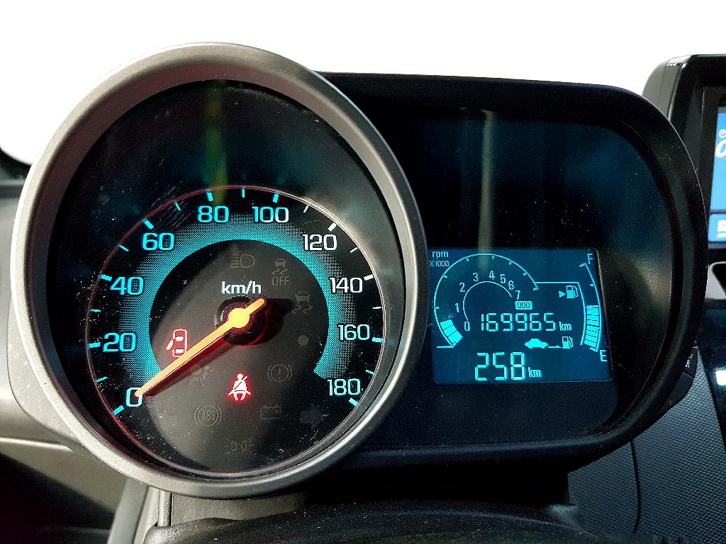 Chevrolet Spark - Vista 6