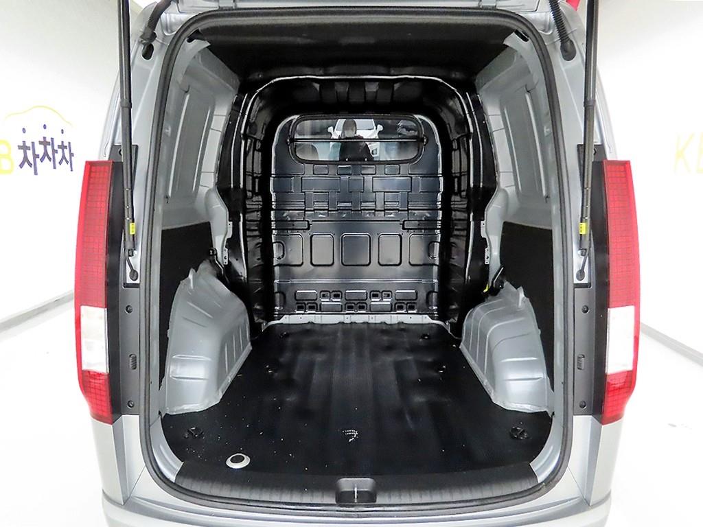 HYUNDAI Staria - Vista 5