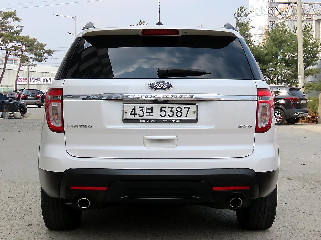 Ford Explorer - Vista 4