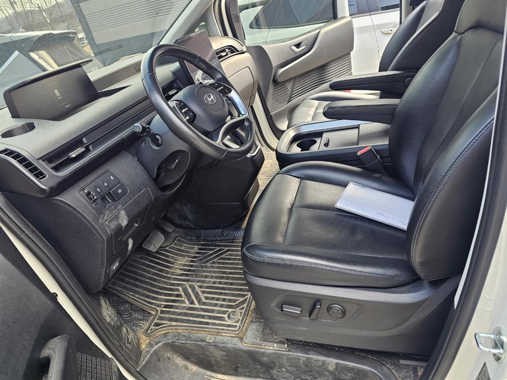 HYUNDAI Staria - Vista 6