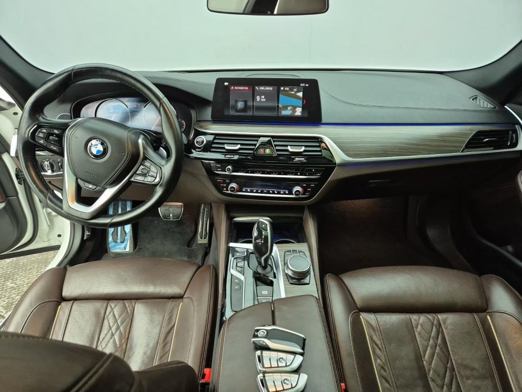 BMW 5 Series - Vista 5