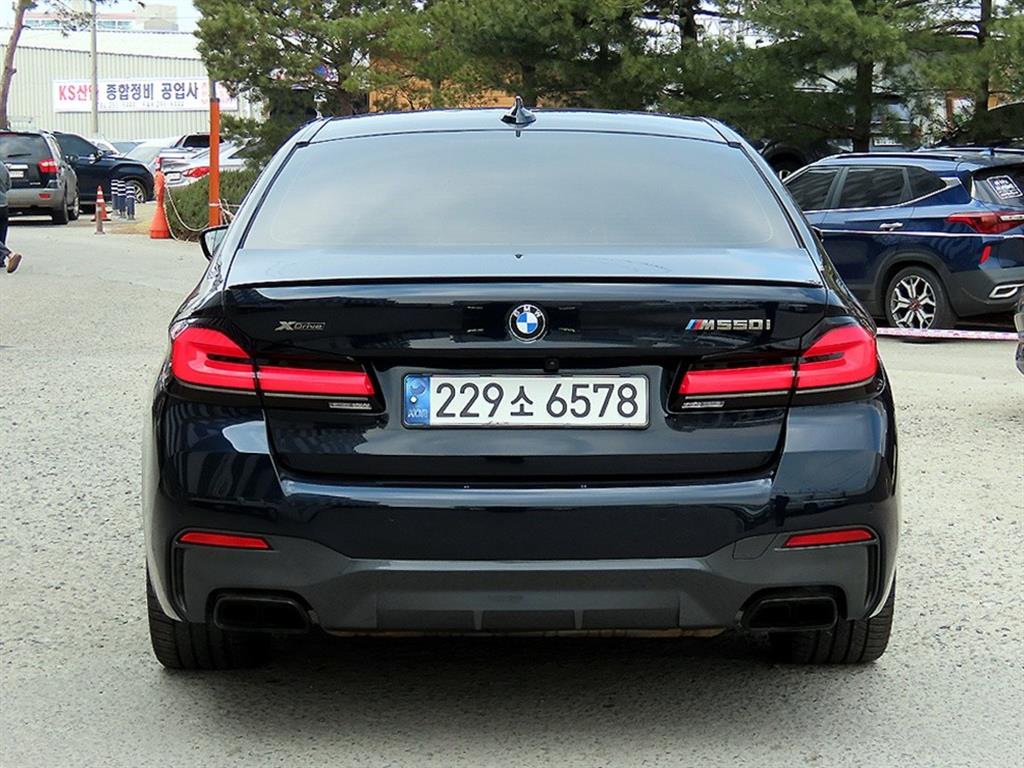 BMW 5 Series - Vista 4