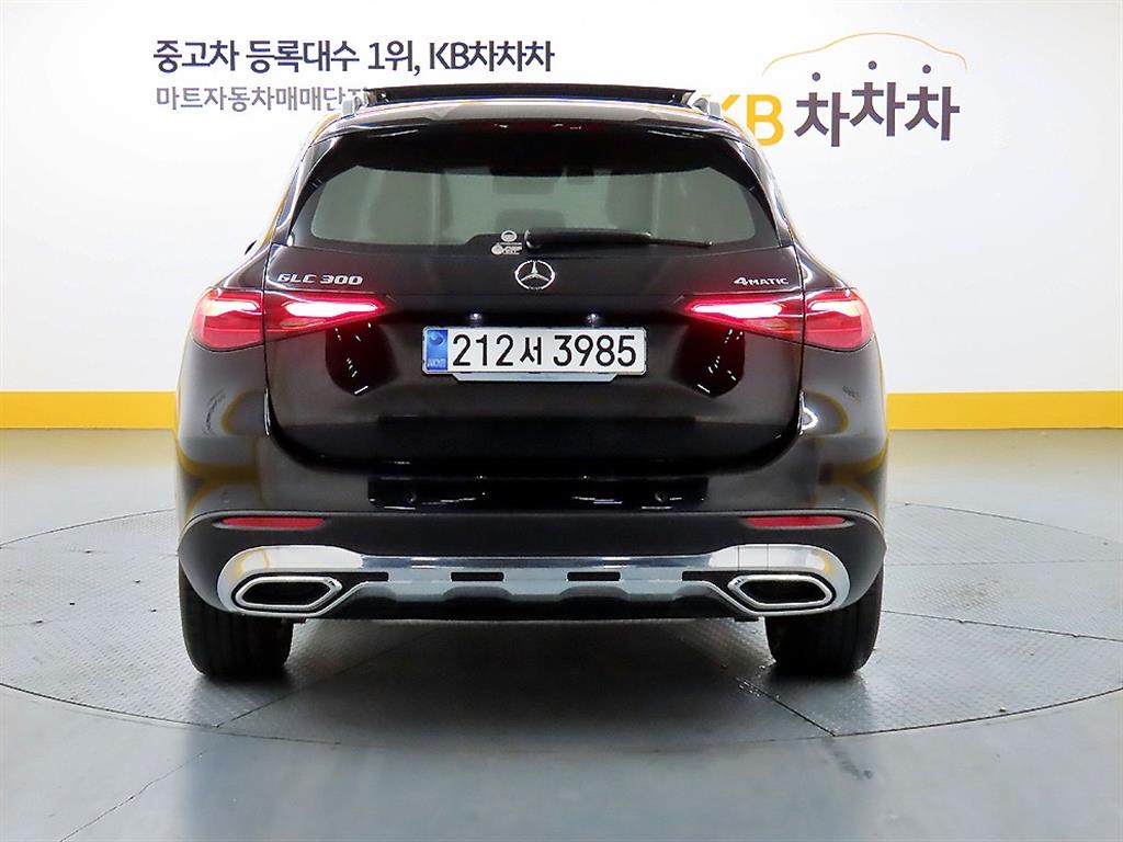 Mercedes Benz GLC Class - Vista 3