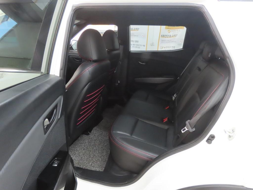 Ssangyong Tivoli - Vista 6