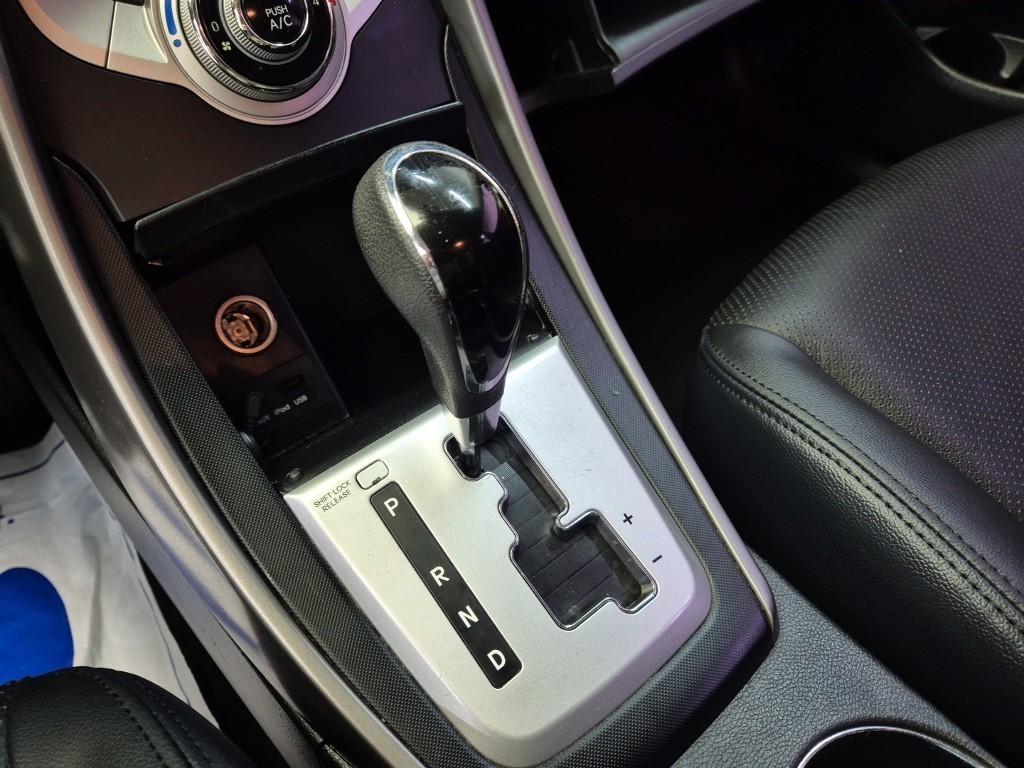 HYUNDAI Avante - Vista 8