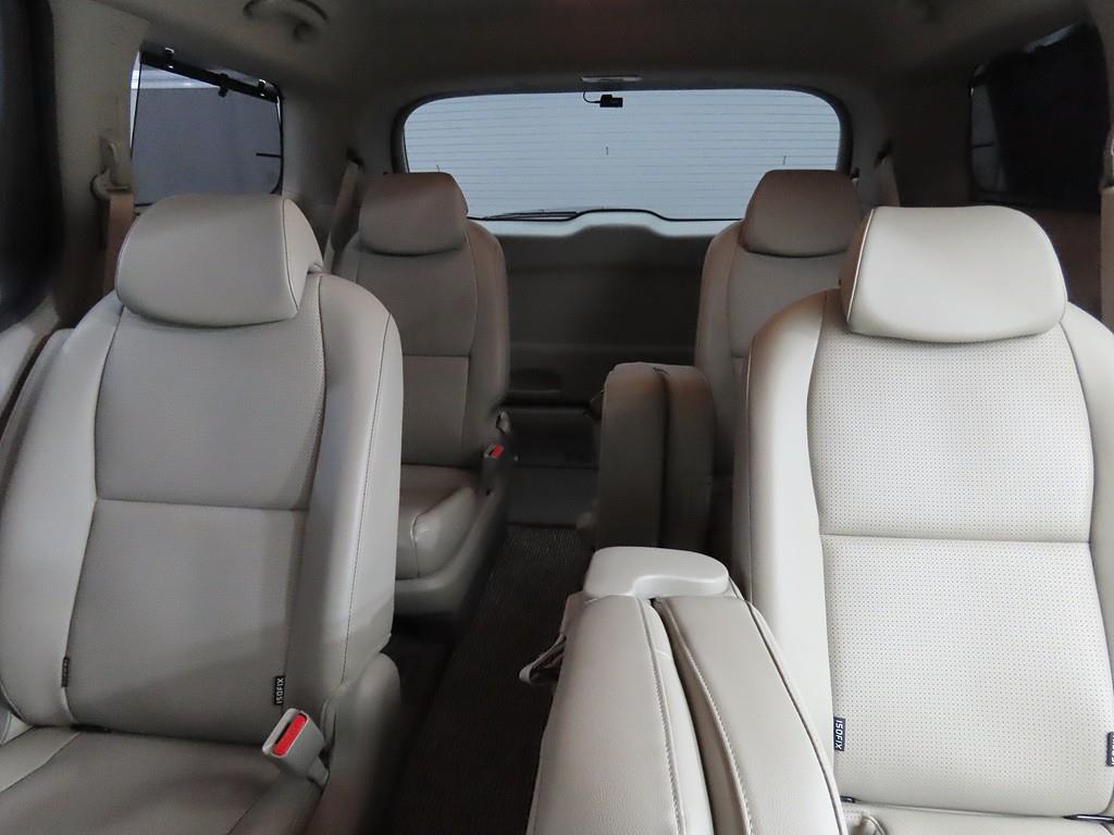 KIA Carnival - Vista 8