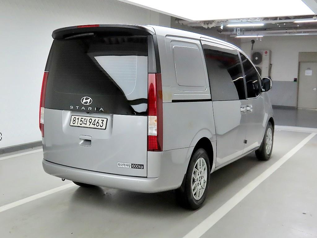 HYUNDAI Staria - Vista 4