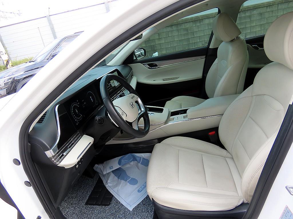 HYUNDAI Grandeur - Vista 5