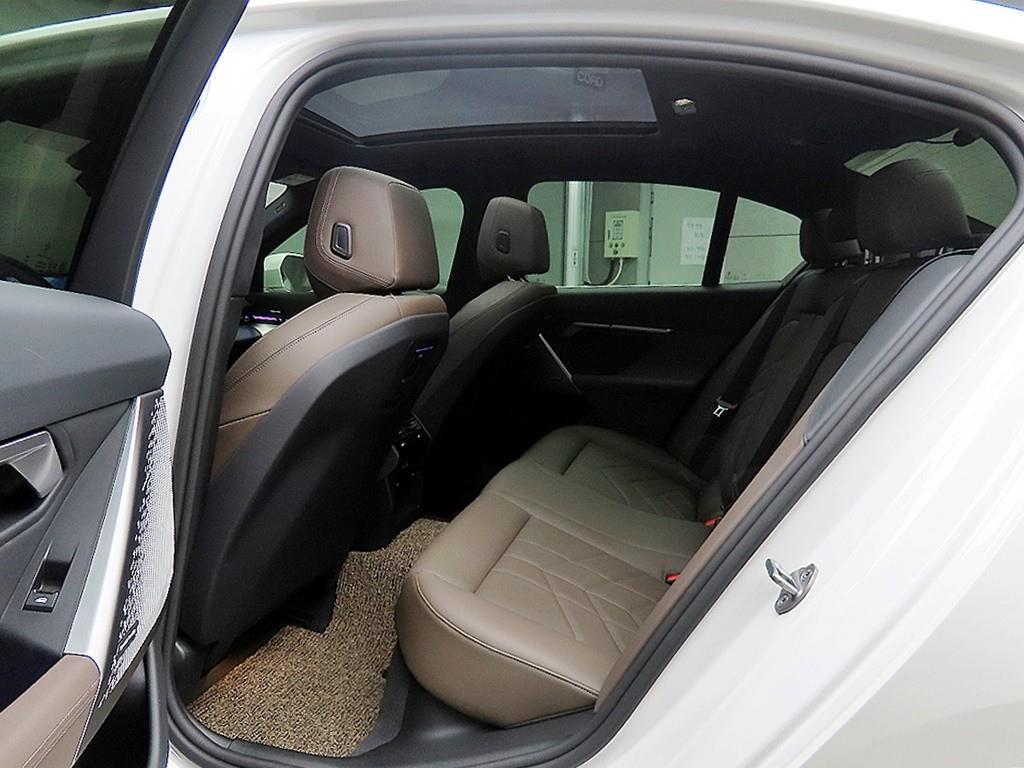 BMW 5 Series - Vista 6