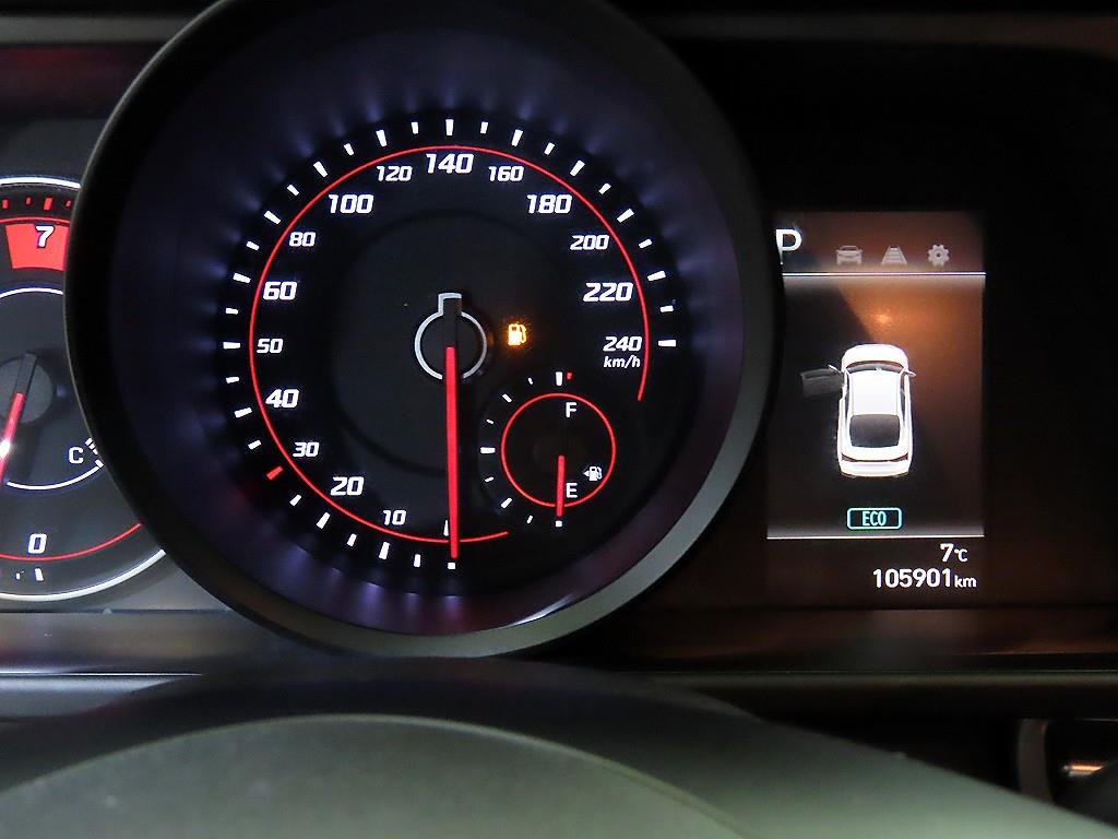 HYUNDAI Avante - Vista 9