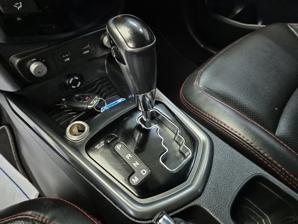 Ssangyong Tivoli - Vista 8