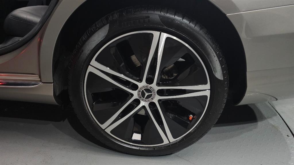 Mercedes Benz C Class - Vista 5