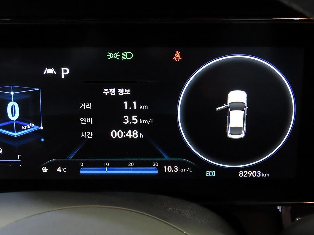 HYUNDAI Avante - Vista 9