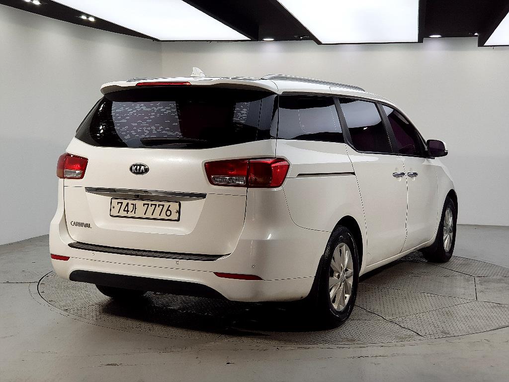 KIA Carnival - Vista 4