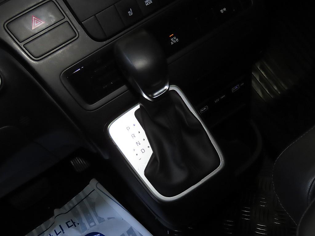 HYUNDAI Staria - Vista 12