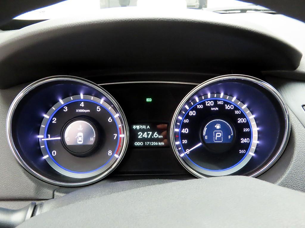 HYUNDAI Sonata - Vista 6