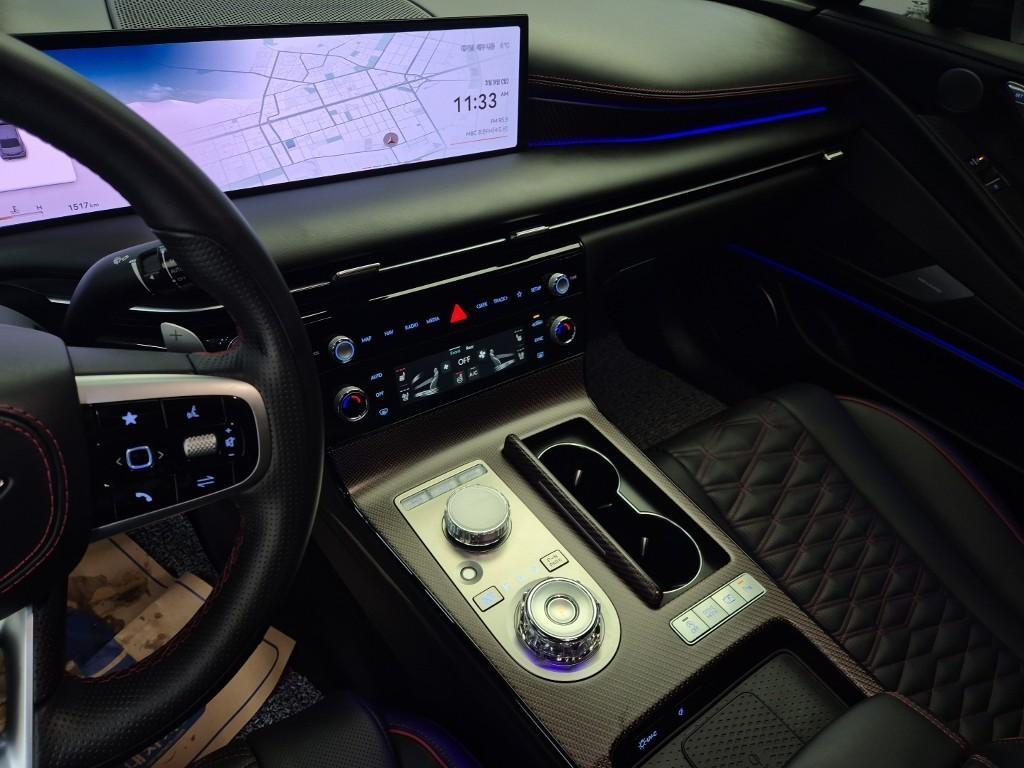 Genesis G80 - Vista 10