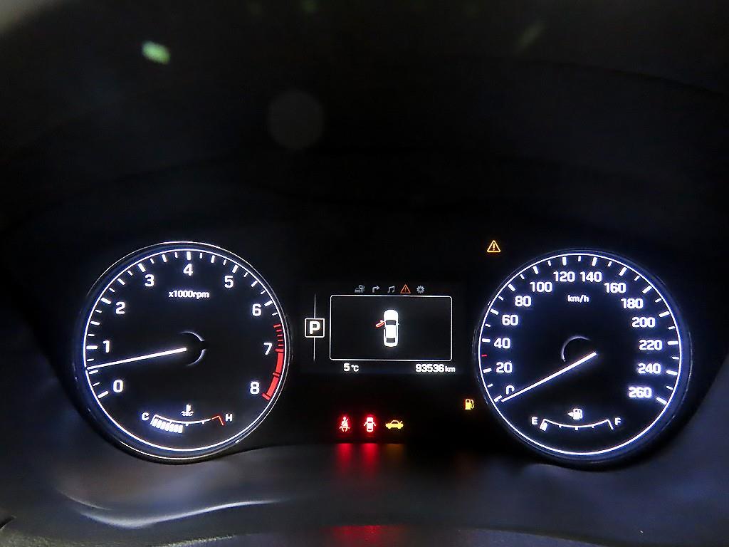 HYUNDAI Genesis - Vista 9