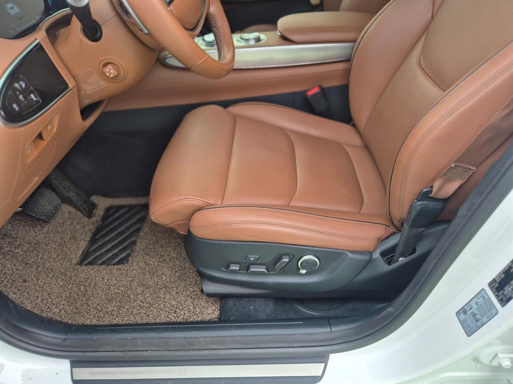 Genesis GV70 - Vista 12