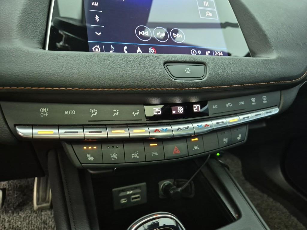 Cadillac XT4 - Vista 10