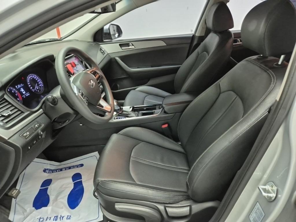 HYUNDAI Sonata - Vista 11