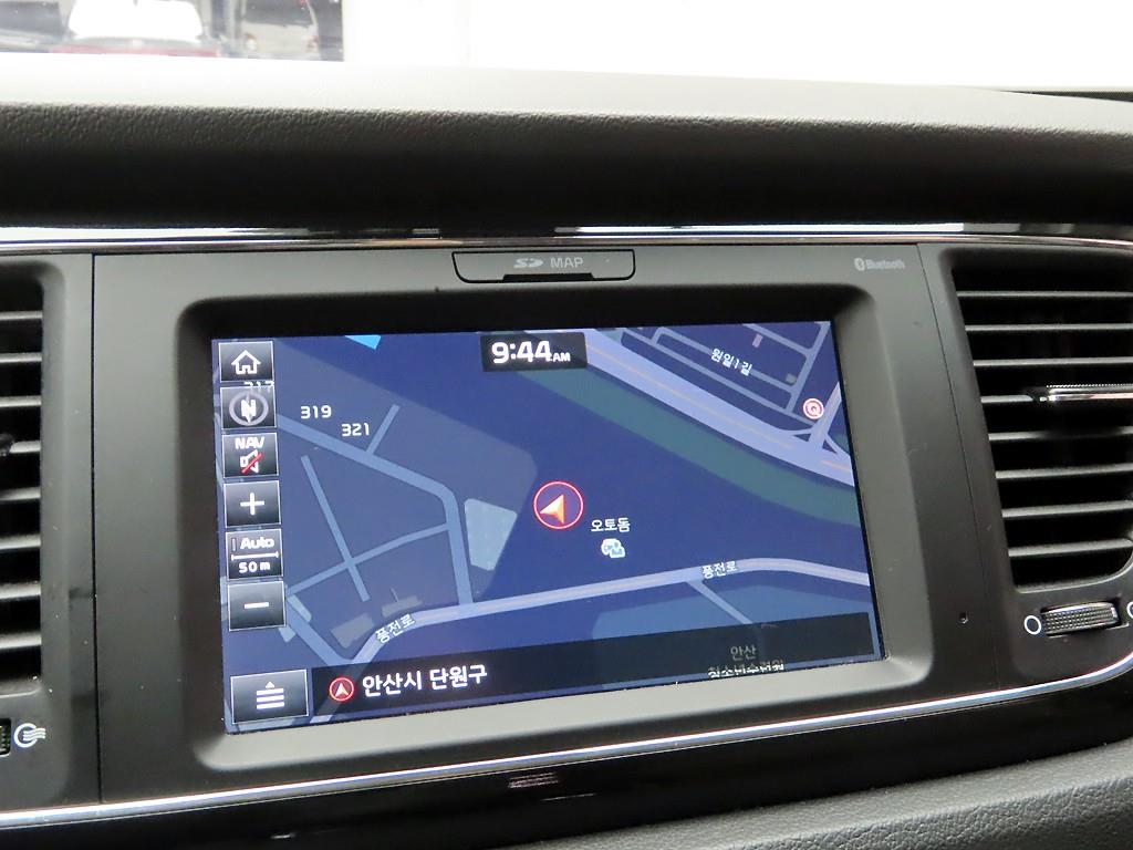 KIA Carnival - Vista 8