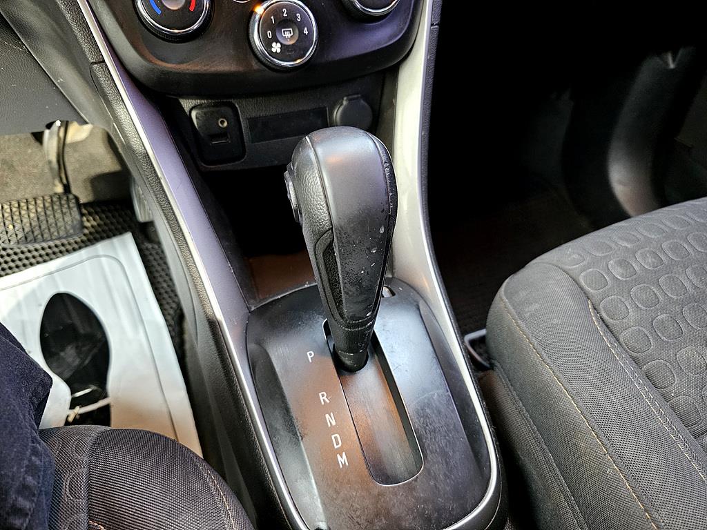 Chevrolet Trax 2017 Gris - Importación desde Corea - HF Imports Iquique - Foto 15