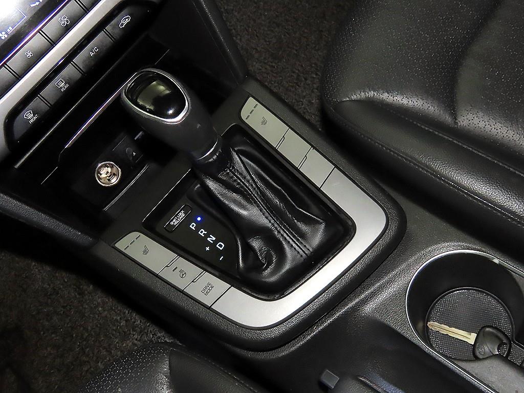 HYUNDAI Avante - Vista 12