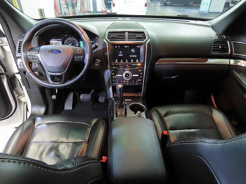 Ford Explorer - Vista 10