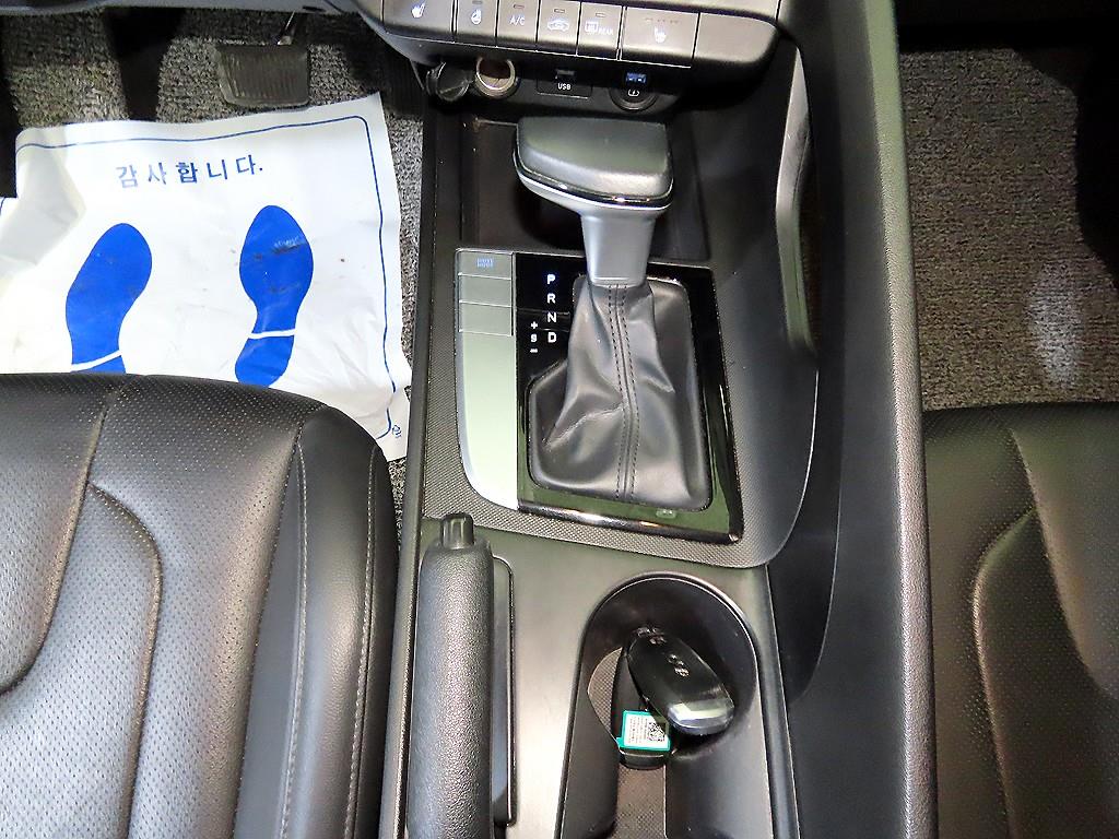 HYUNDAI Avante - Vista 12