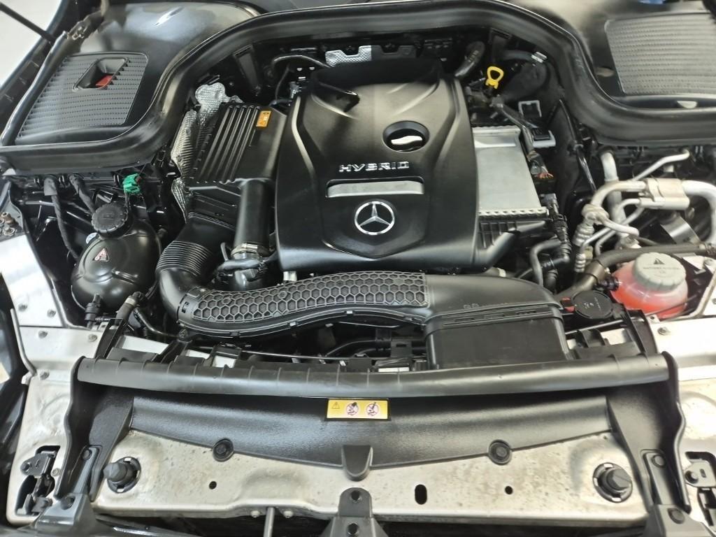 Mercedes Benz GLC Class - Vista 5