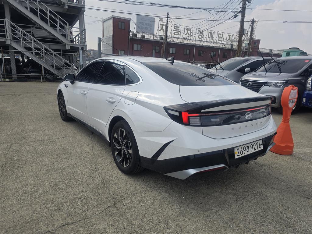 HYUNDAI Sonata - Vista 4