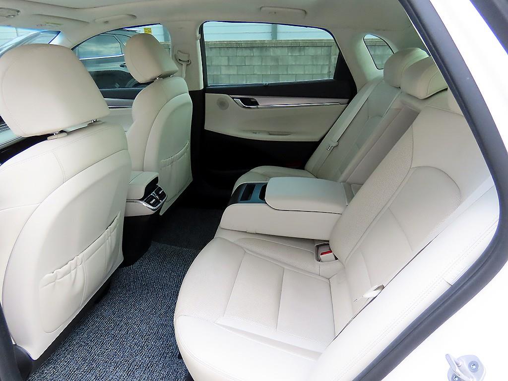 HYUNDAI Grandeur - Vista 6