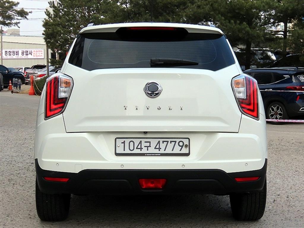 Ssangyong Tivoli - Vista 4