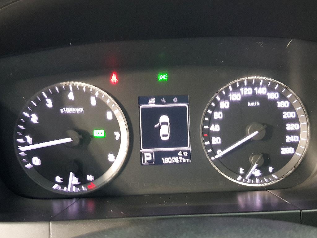 HYUNDAI Sonata - Vista 7