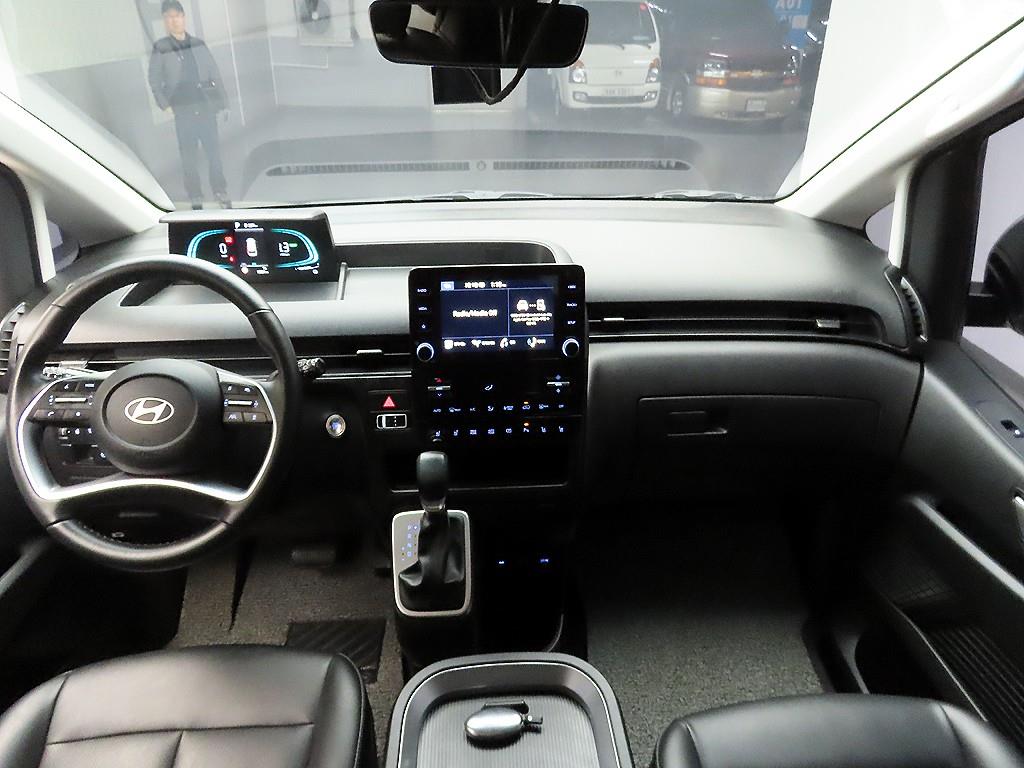 HYUNDAI Staria - Vista 8