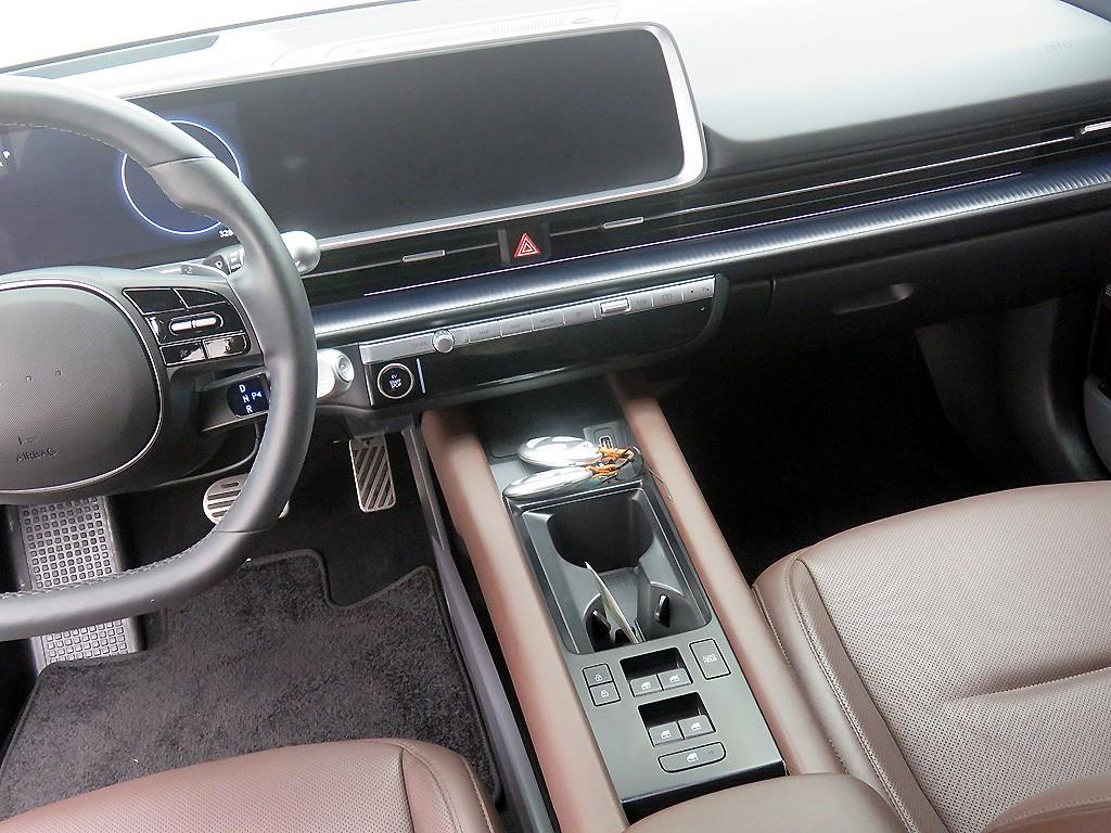 HYUNDAI Ioniq 6 - Vista 10