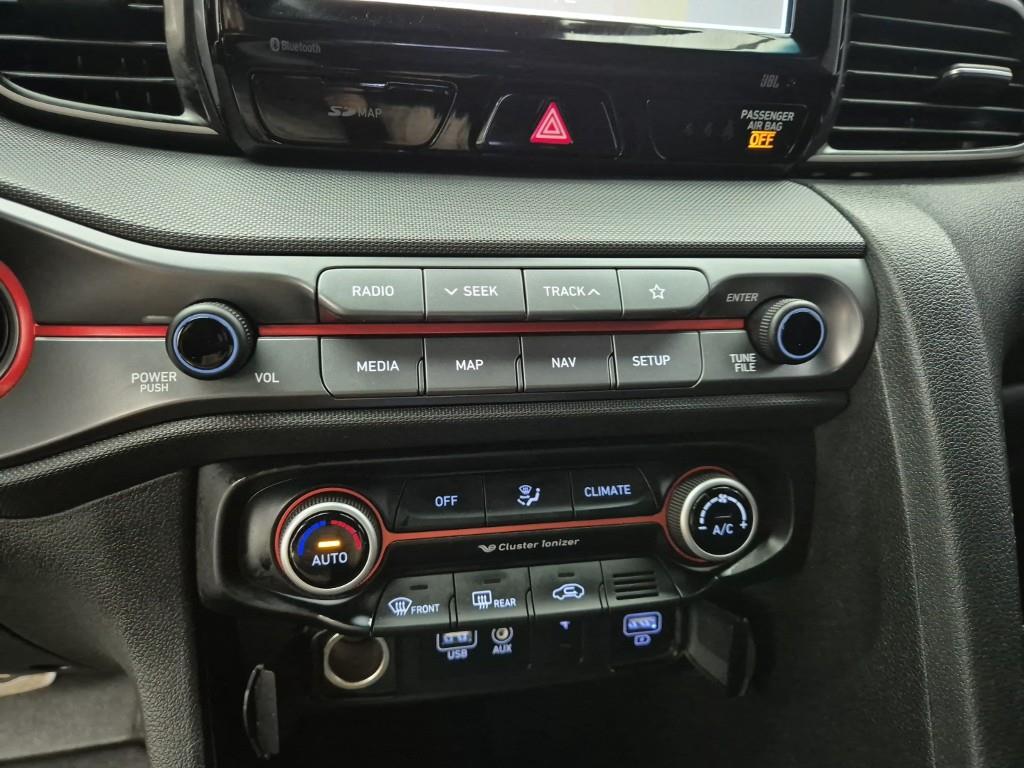 HYUNDAI Veloster - Vista 10