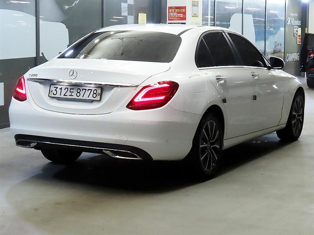 Mercedes Benz C Class - Vista 4