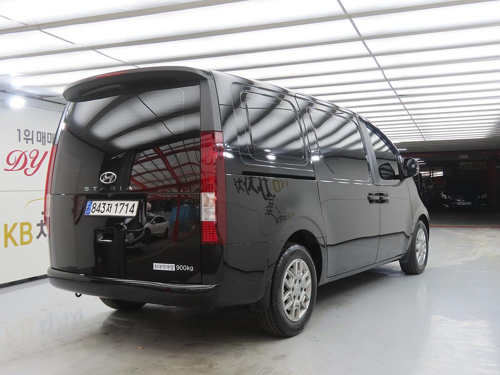 HYUNDAI Staria - Vista 4