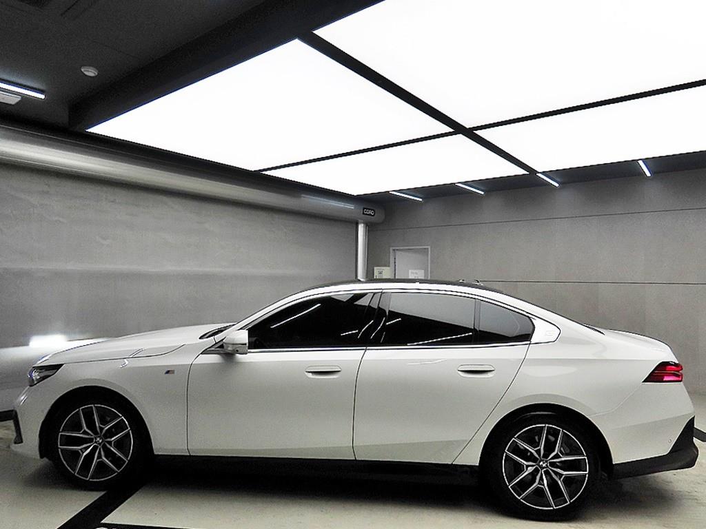 BMW 5 Series - Vista 4