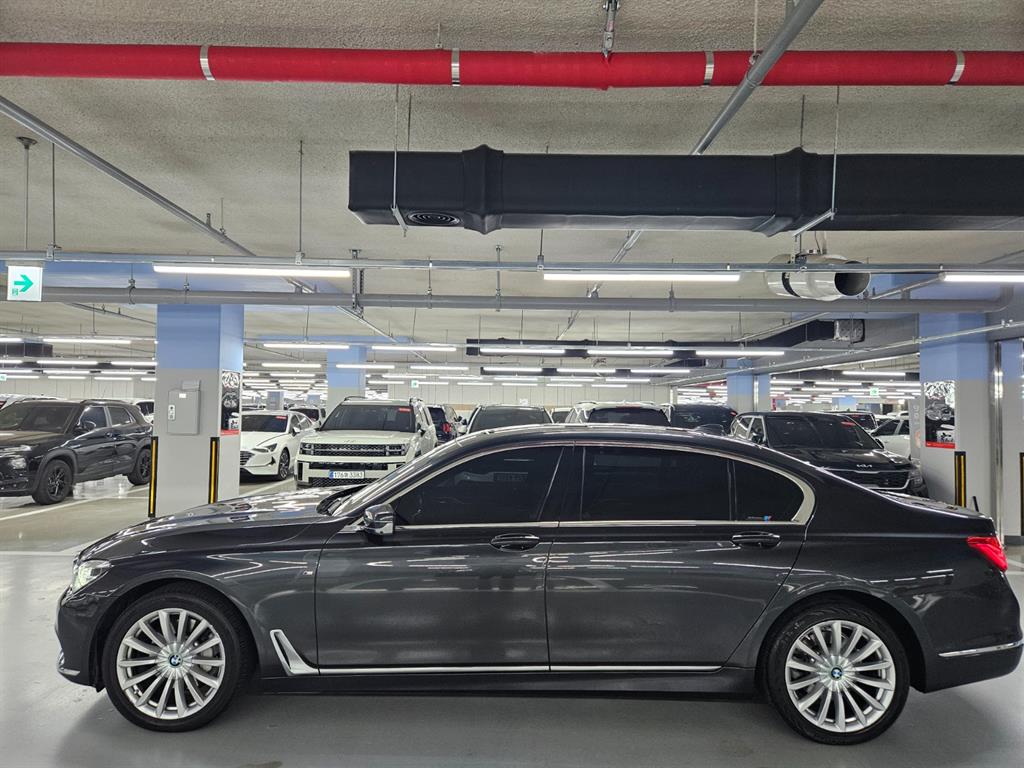 BMW 7 Series - Vista 2