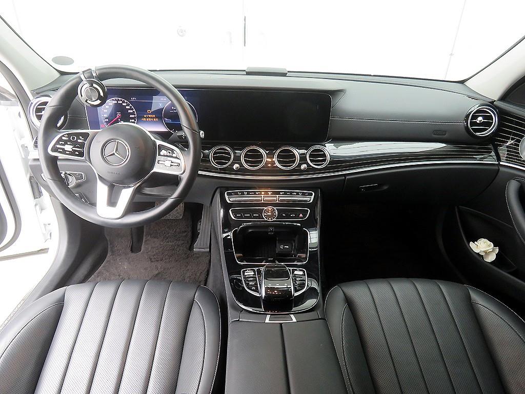 Mercedes Benz E class - Vista 8