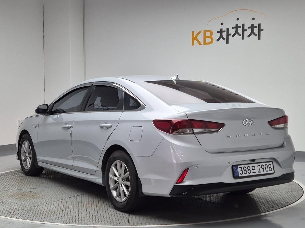 HYUNDAI Sonata - Vista 2