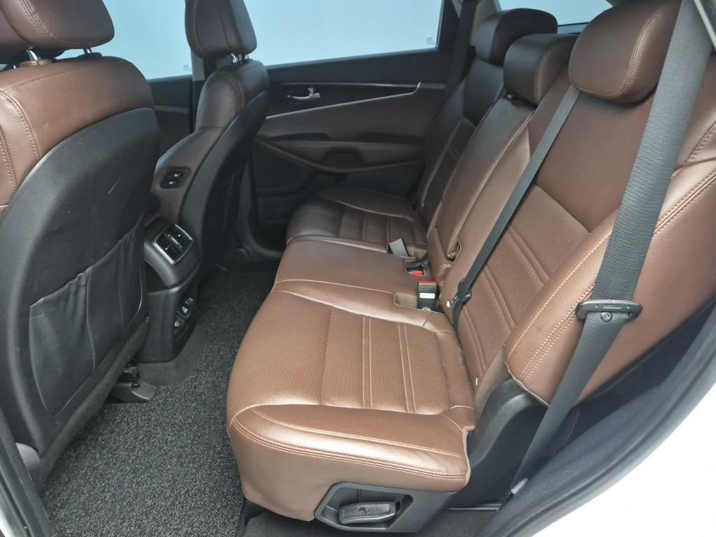 KIA Sorento - Vista 12