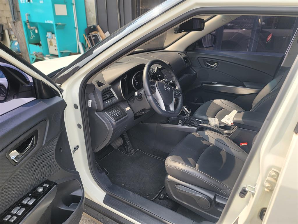 Ssangyong Tivoli - Vista 7