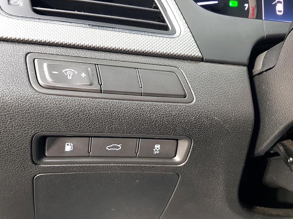 HYUNDAI Sonata - Vista 11