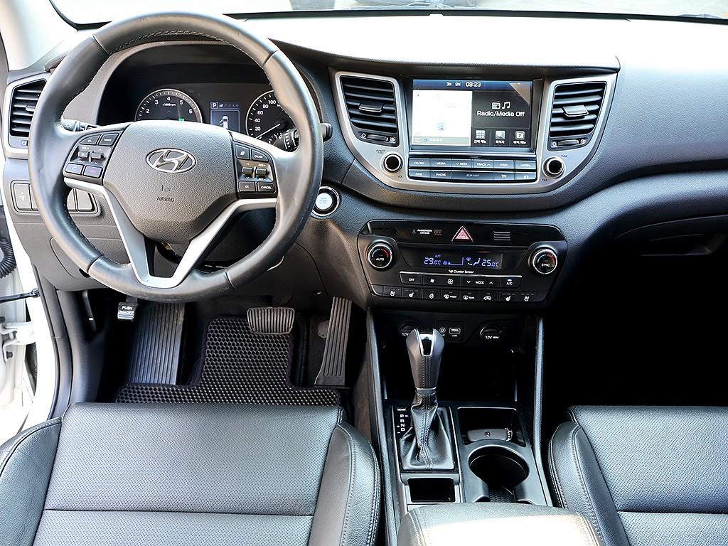 HYUNDAI Tucson - Vista 9